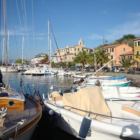 Hotel Della Baia Porto Venere Buitenkant foto