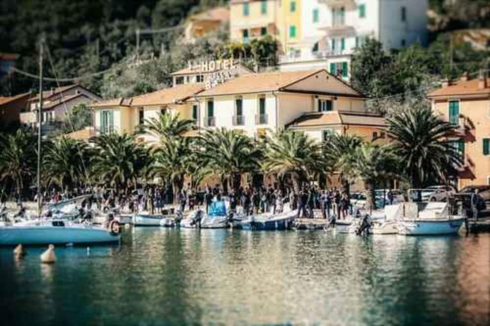 Hotel Della Baia Porto Venere Buitenkant foto